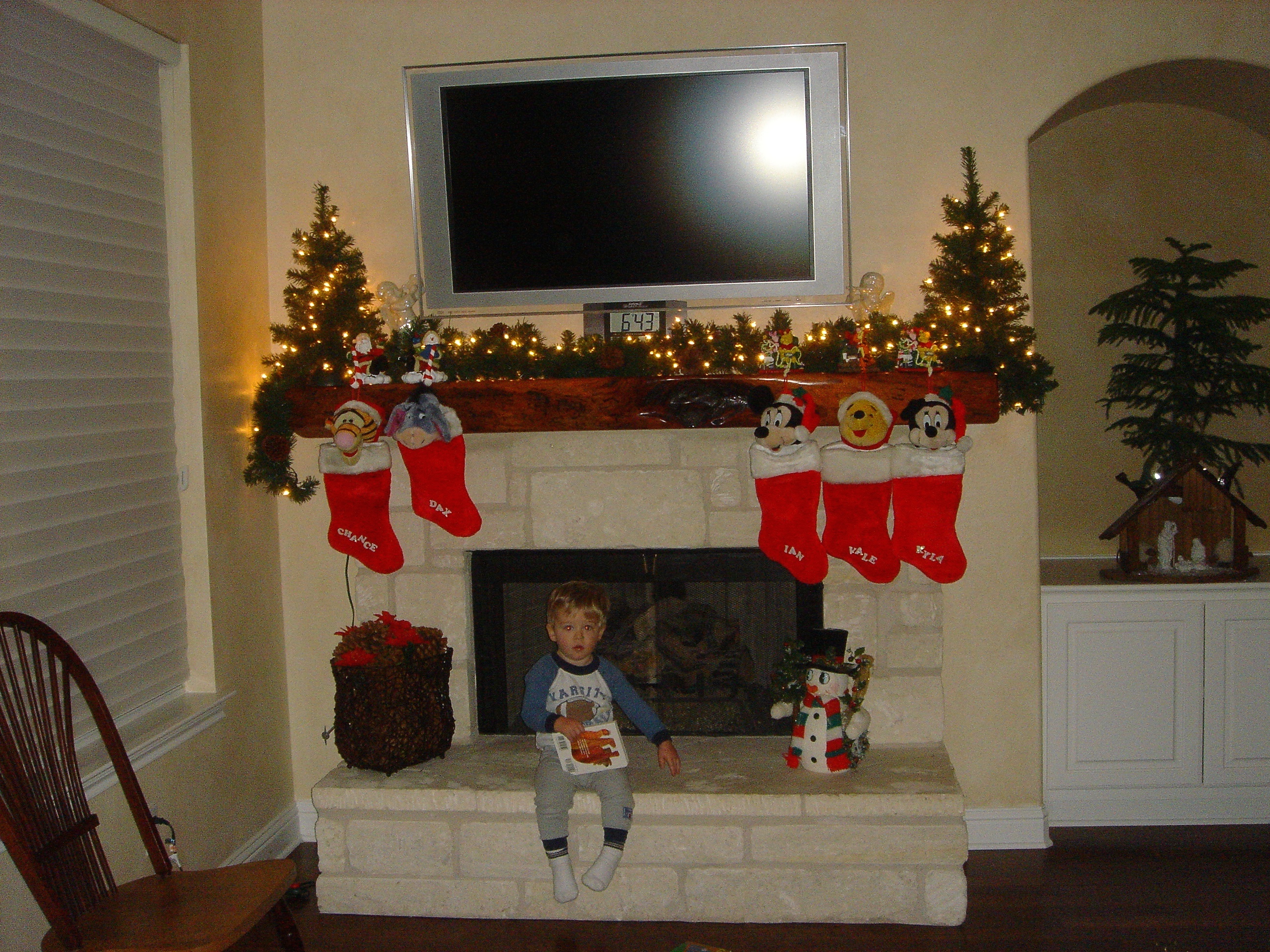 2006-12-03-07 early Christmas Prep Ian Visits 7.jpg